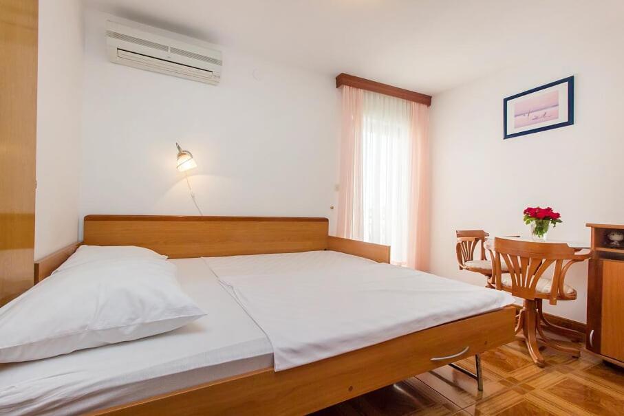 Apartments Tonimir Vodice Exterior photo